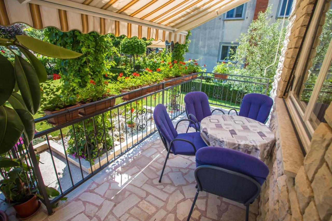 Garden View Apartment In Porec For 2 - 4 Persons 외부 사진