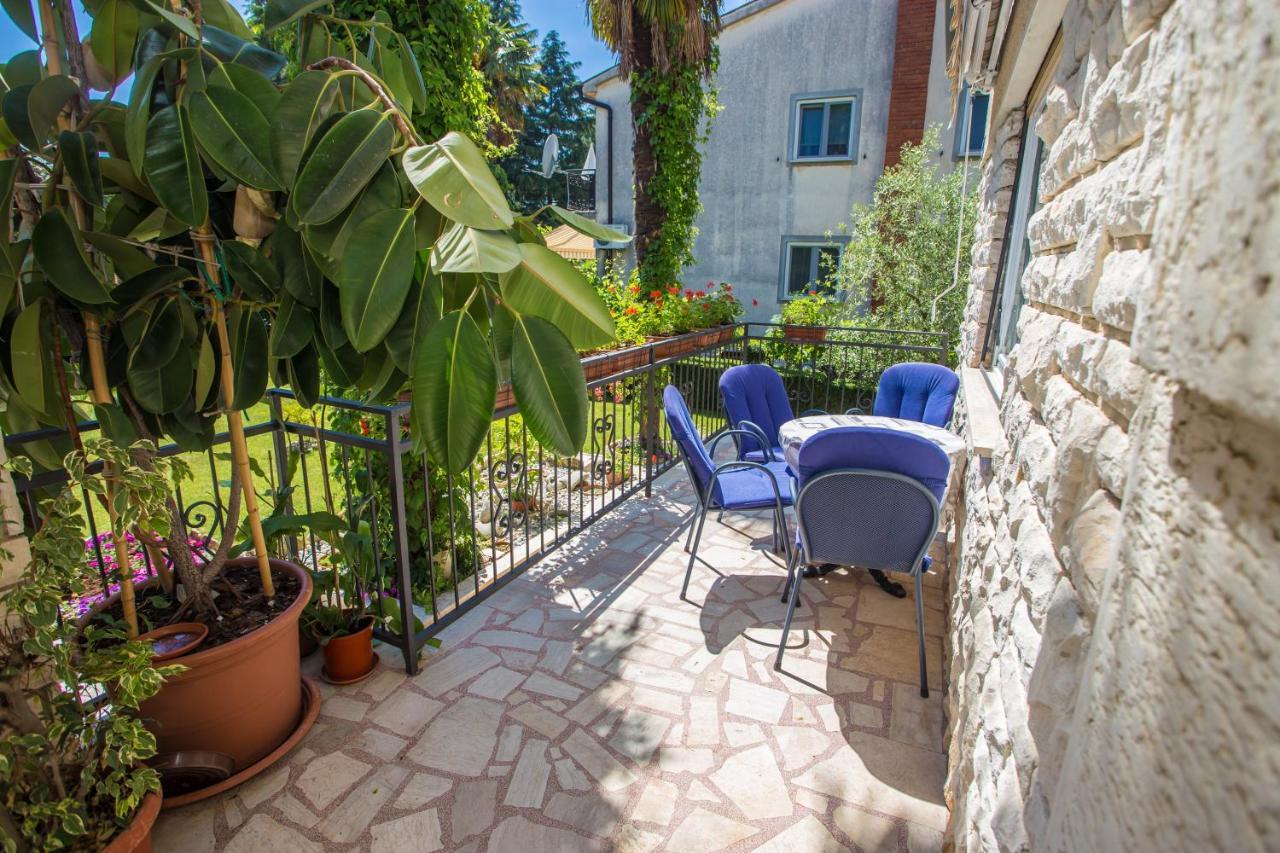 Garden View Apartment In Porec For 2 - 4 Persons 외부 사진